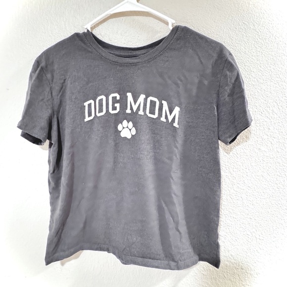Women’s grey “DOG MOM” Tshirt Sz small - Picture 1 of 2